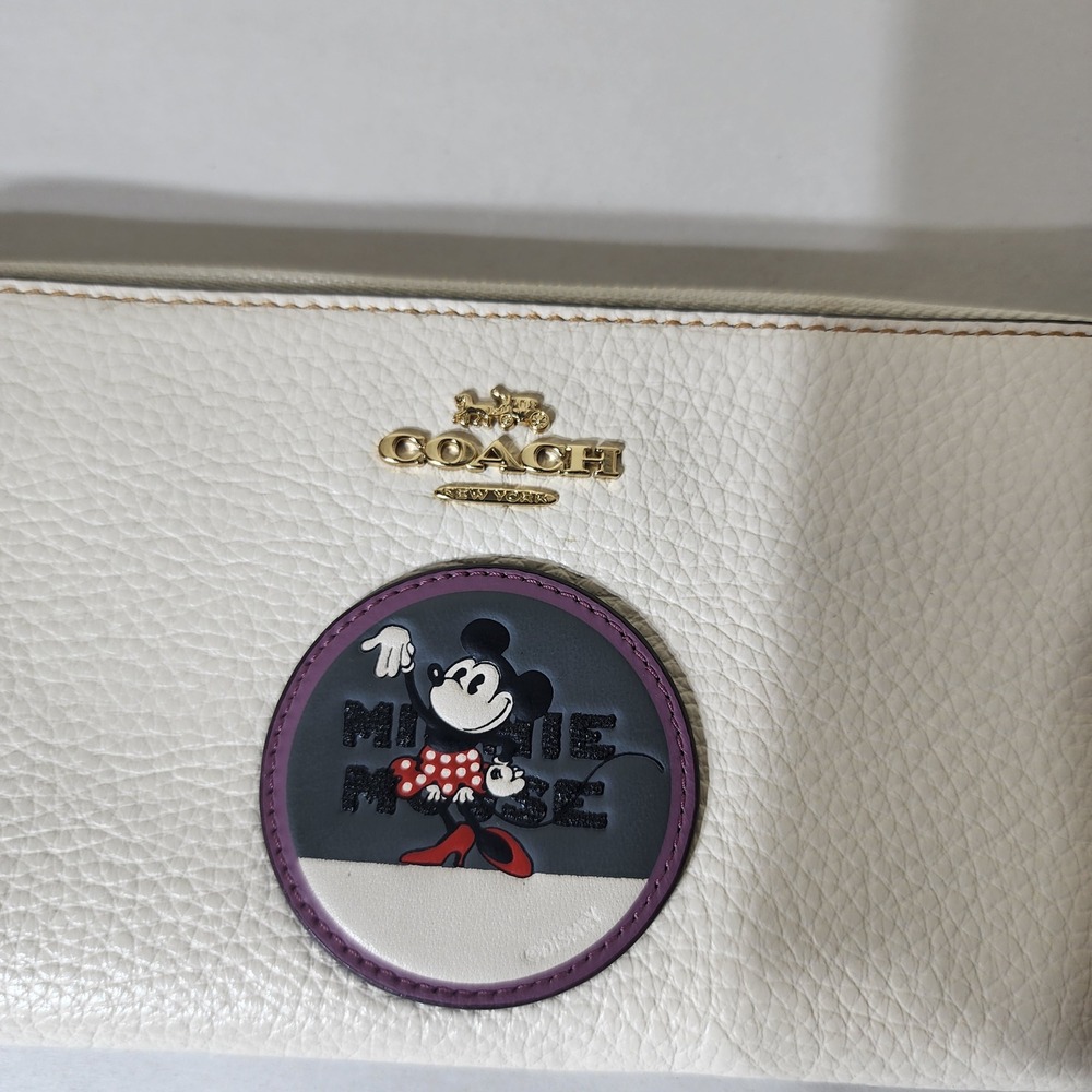 Disney x Coach Minnie Mouse Accordion Zip Wallet Chalk White Leather F29352 - Picture 3 of 9